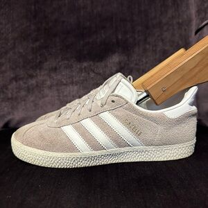 Adidas Gazelle CQ0948 Light Dusty Pink Casual Shoes Sneakers Women - Sz 4